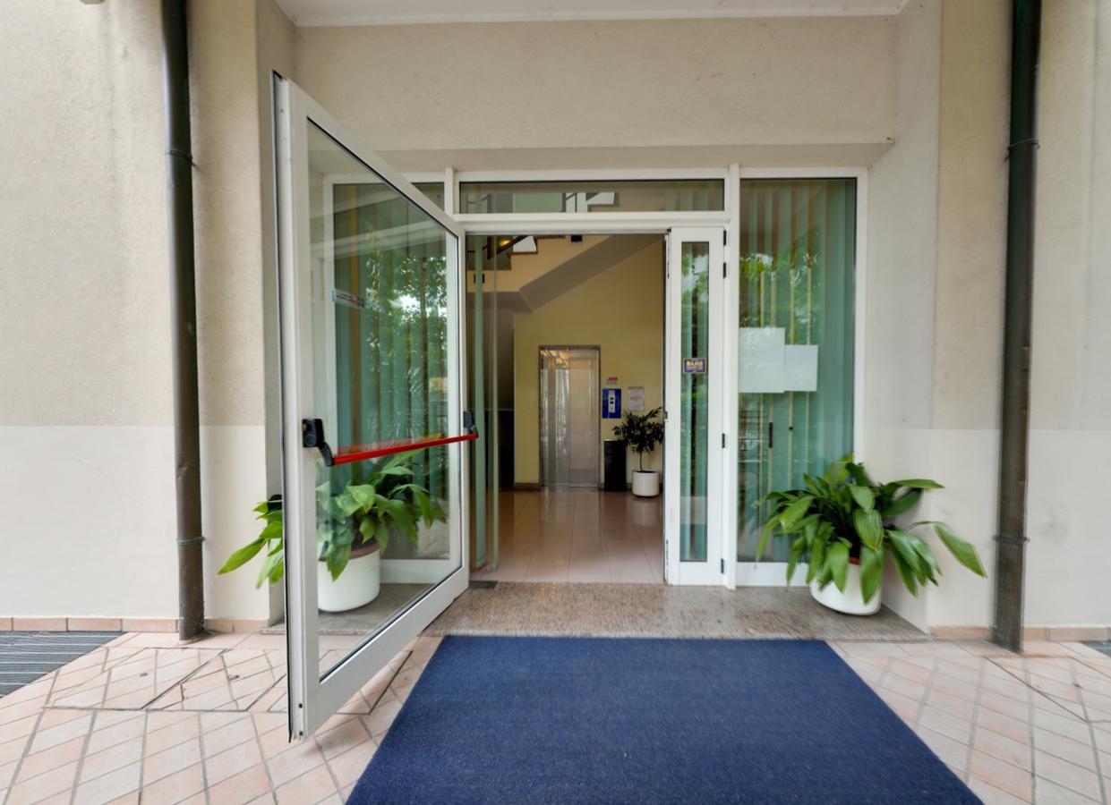 Residence Le Spiagge Rimini Bagian luar foto